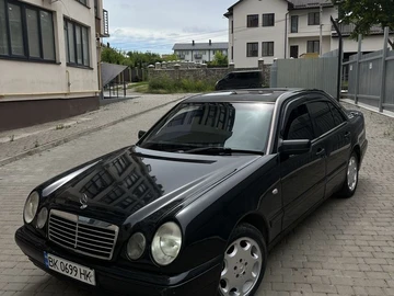 Авто Mercedes E Серия 1995 № 8950190