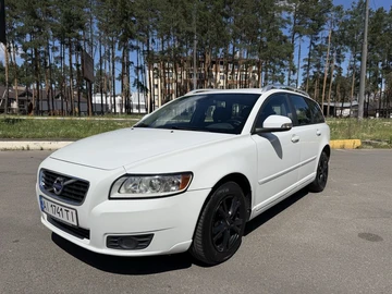 Авто Volvo V50 2011 № 8950743