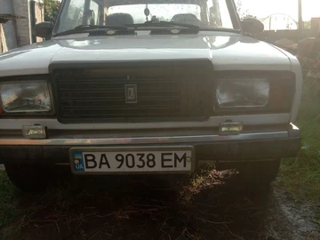 Авто ВАЗ 2107 1988 № 8951084