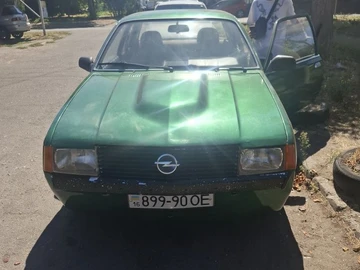 Авто Opel Rekord 1975 № 8951259