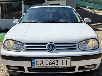 Авто Volkswagen Golf 2000 № 8951462