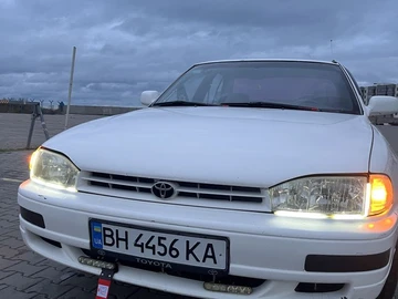 Авто Toyota Camry 1993 № 8951695