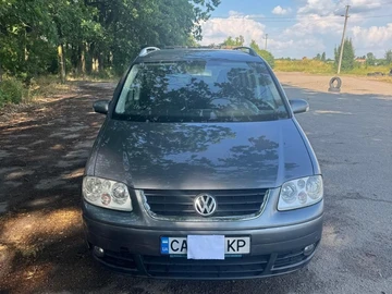 Авто Volkswagen Touran 2005 № 8952007