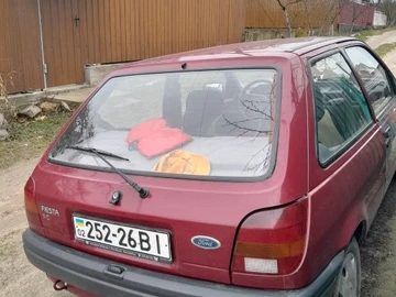 Авто Ford Fiesta 1990 № 8952311