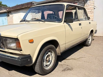 Авто ВАЗ 2107 1989 № 8952462