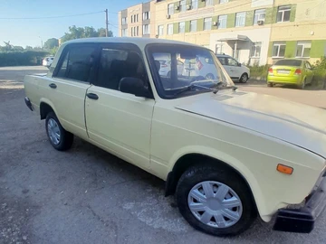 Авто ВАЗ 2107 1993 № 8952499