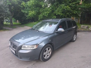 Авто Volvo V50 2010 № 8952820