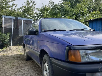Авто Volkswagen Passat Sedan 1992 № 8952925