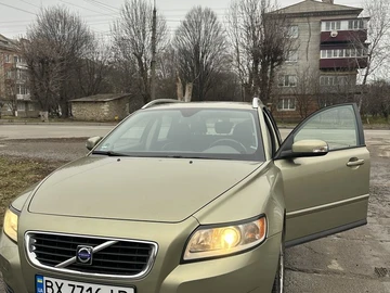 Авто Volvo V50 2008 № 8952972