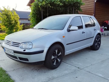 Авто Volkswagen Golf 1999 № 8953275