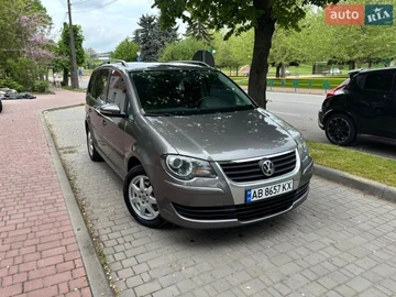Авто Volkswagen Touran 2010 № 8953463