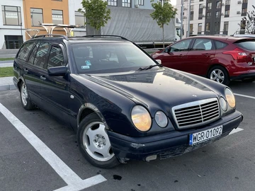 Авто Mercedes 230 1996 № 8953466