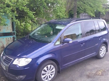 Авто Volkswagen Touran 2009 № 8953632