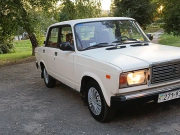 Авто ВАЗ 2107 1995 № 8953912