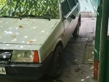 Авто ВАЗ 2109 1992 № 8954295