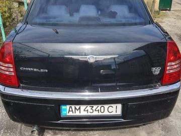 Авто Chrysler 300C 2006 № 8954310