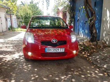 Авто Toyota Yaris 2005 № 8954444