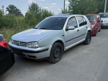Авто Volkswagen Golf 1999 № 8954857