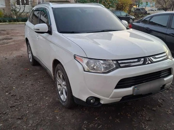 Авто Mitsubishi Outlander 2014 № 8954875