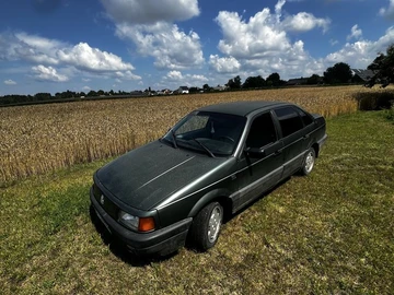 Авто Volkswagen Passat Sedan 1989 № 8954905