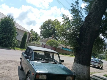 Авто ВАЗ 2105 2001 № 8955144