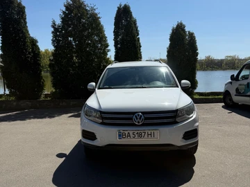 Авто Volkswagen Tiguan 2015 № 8956156
