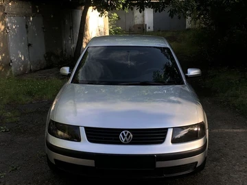 Авто Volkswagen Passat Sedan 1999 № 8956416
