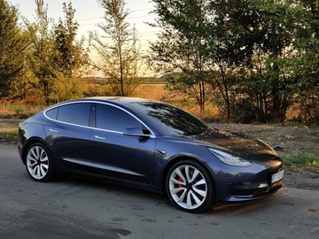 Авто Tesla Model 3 2019 № 8956578