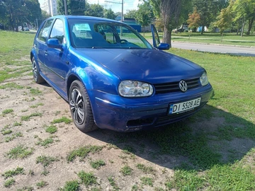 Авто Volkswagen Golf 2000 № 8956940