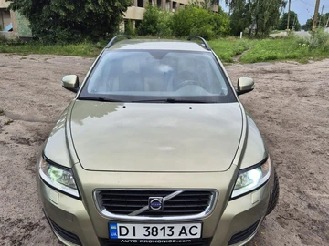 Авто Volvo V50 2010 № 8957407