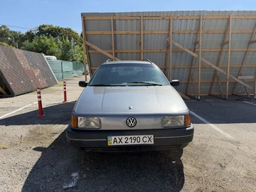 Авто Volkswagen Passat Variant 1990 № 8957661