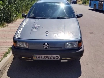 Авто Volkswagen Passat Sedan 1989 № 8958036