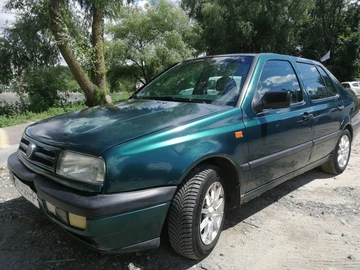 Авто Volkswagen Vento 1994 № 8959941