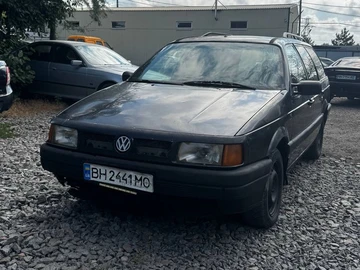 Авто Volkswagen Passat Variant 1991 № 8960084
