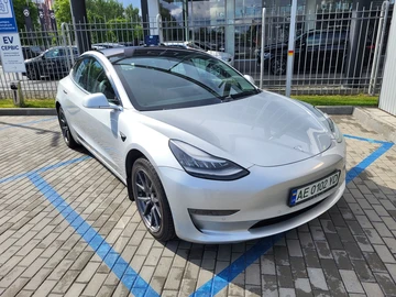 Авто Tesla Model 3 2018 № 8960180