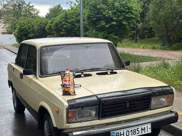 Авто ВАЗ 2107 1988 № 8960211
