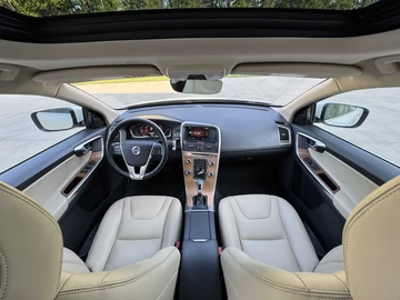 Авто Volvo Xc60 2017 № 8960424
