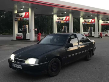 Авто Opel Omega 1988 № 8960488