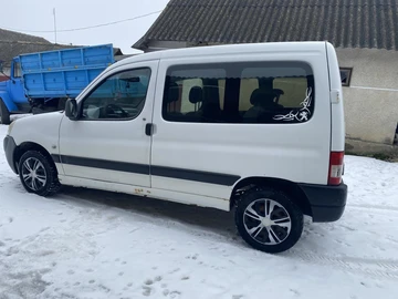 Авто Peugeot Partner 2009 № 8960631