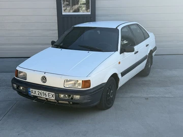 Авто Volkswagen Passat Sedan 1994 № 8961322
