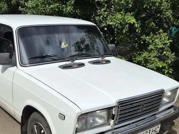 Авто ВАЗ 2107 1992 № 8961893