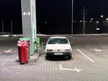 Авто Volkswagen Passat Sedan 1992 № 8962937