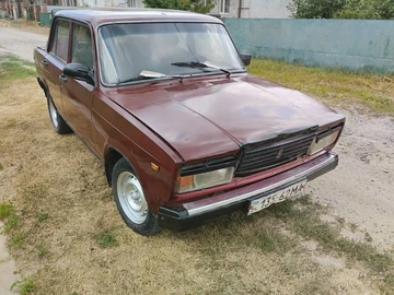 Авто ВАЗ 2107 1990 № 8963239