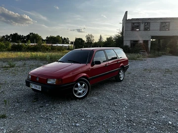 Авто Volkswagen Passat Variant 1990 № 8963516