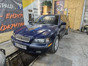 Авто Volvo V40 Kombi 2003 № 8963551
