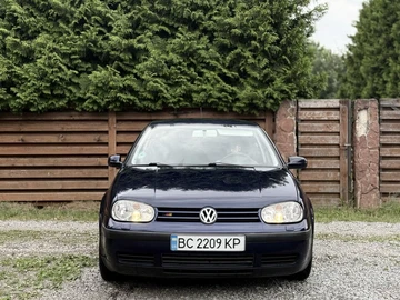 Авто Volkswagen Golf 2000 № 8963865
