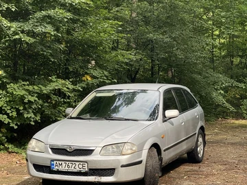 Авто Mazda 323 2000 № 8964245
