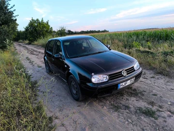 Авто Volkswagen Golf 1999 № 8964513