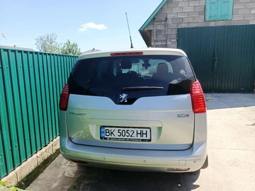 Авто Peugeot 5008 2010 № 8964855