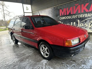 Авто Volkswagen Passat Variant 1992 № 8964876